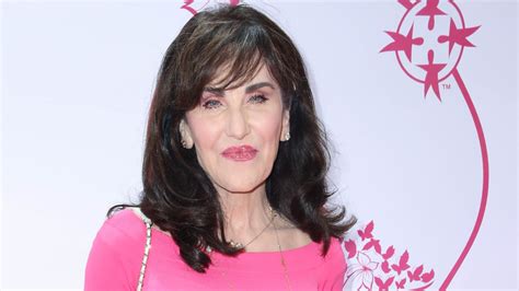 The Heartbreaking Details About Robin McGraw's Personal Life .